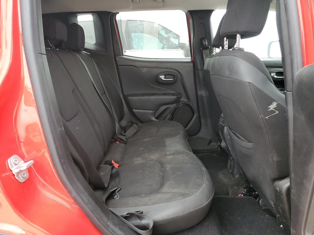 2018 Jeep Renegade - Image 11