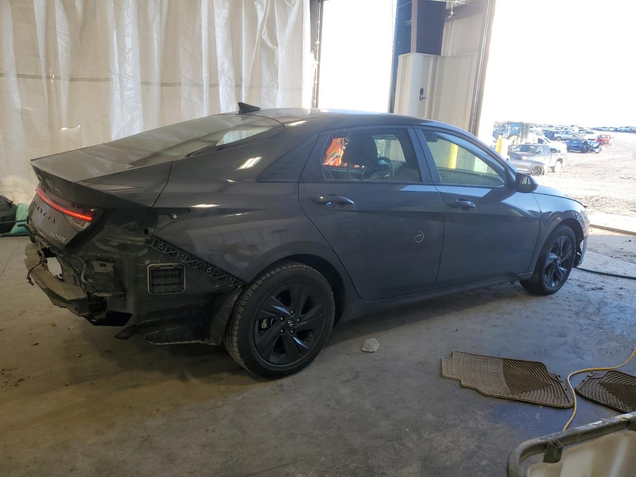 2023 Hyundai Elantra - Image 3