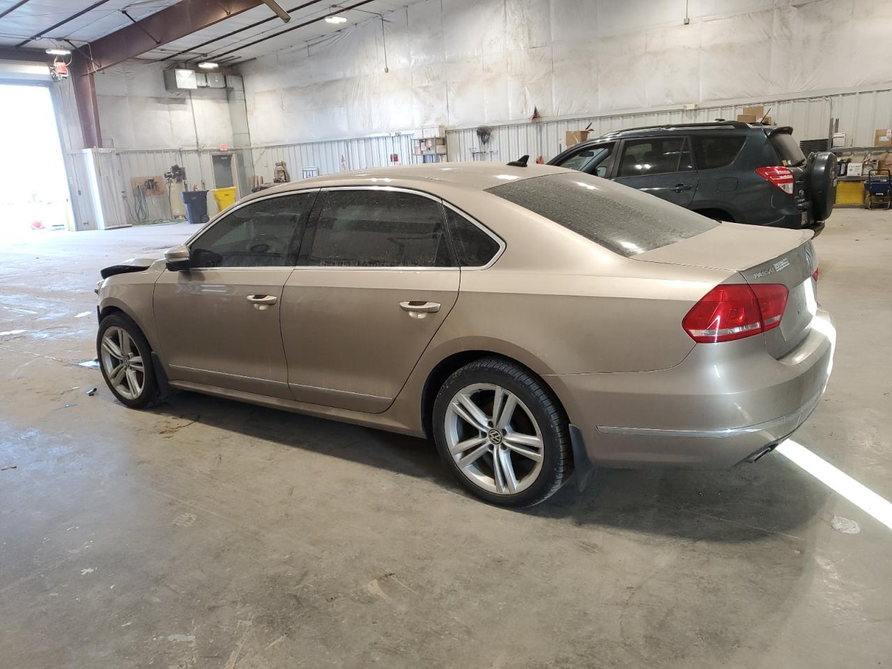 2015 Volkswagen Passat - Image 2