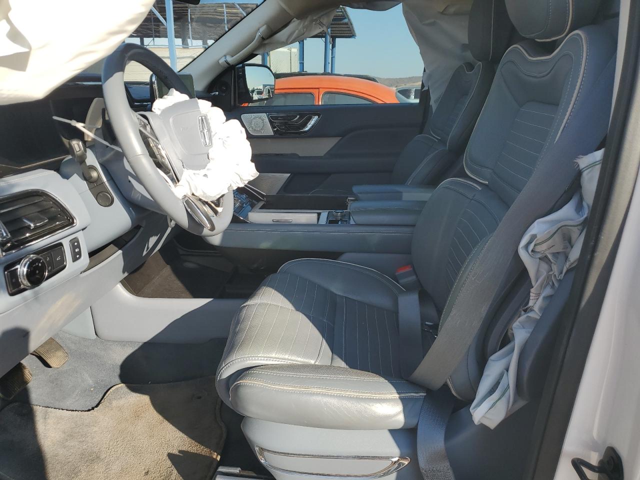 2018 Lincoln Navigator - Image 7