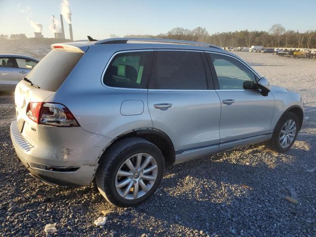  VOLKSWAGEN TOUAREG 2012 Серебристый