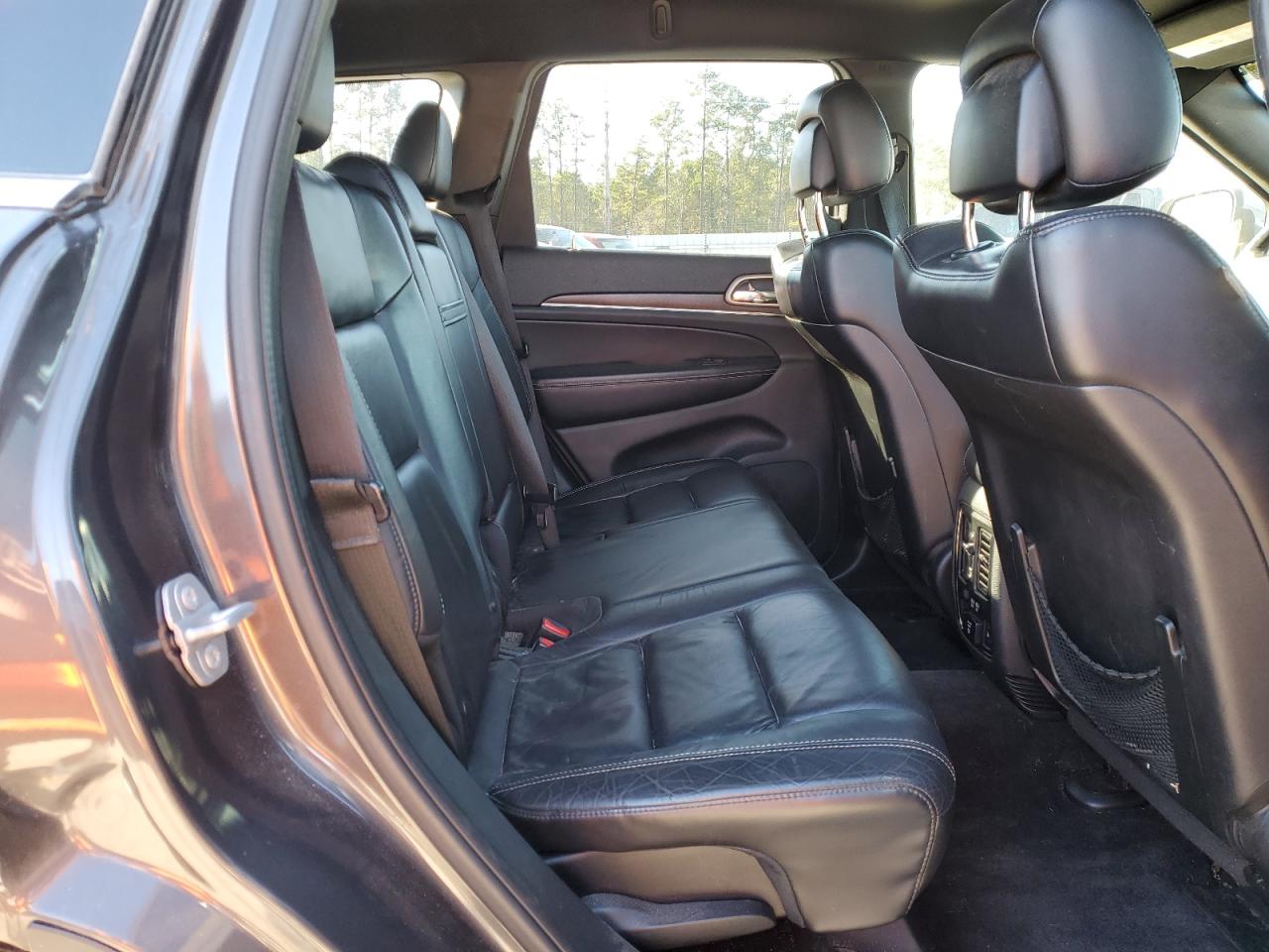 2017 Jeep Grand Cherokee - Image 11