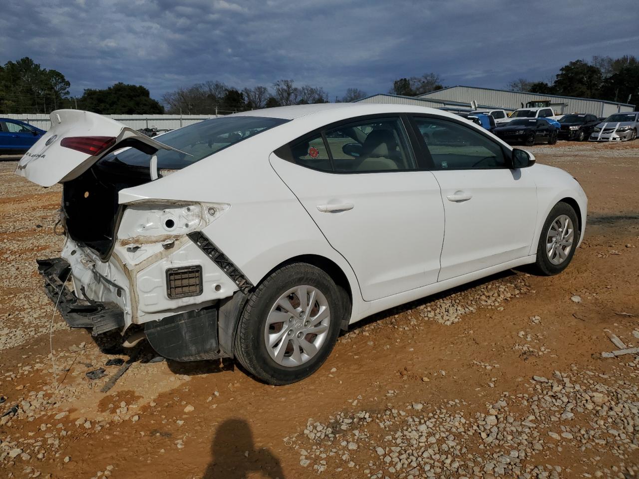 2019 Hyundai Elantra - Image 3