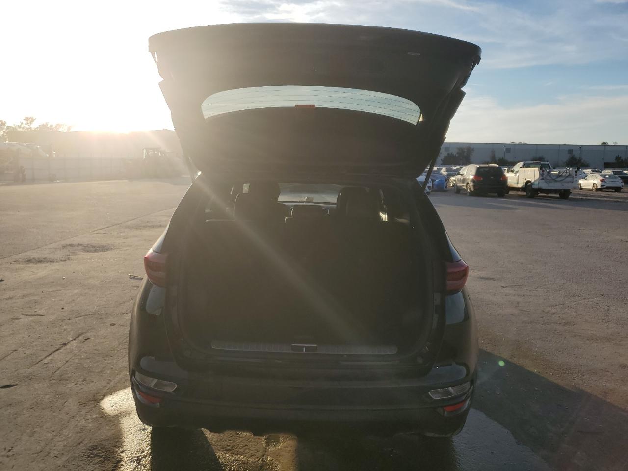 2022 Kia Sportage - Image 6