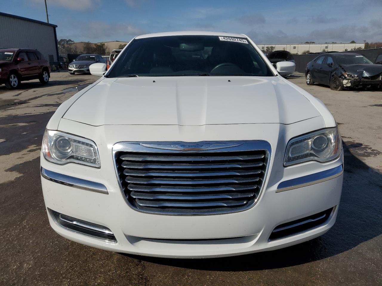 2014 Chrysler 300 - Image 5