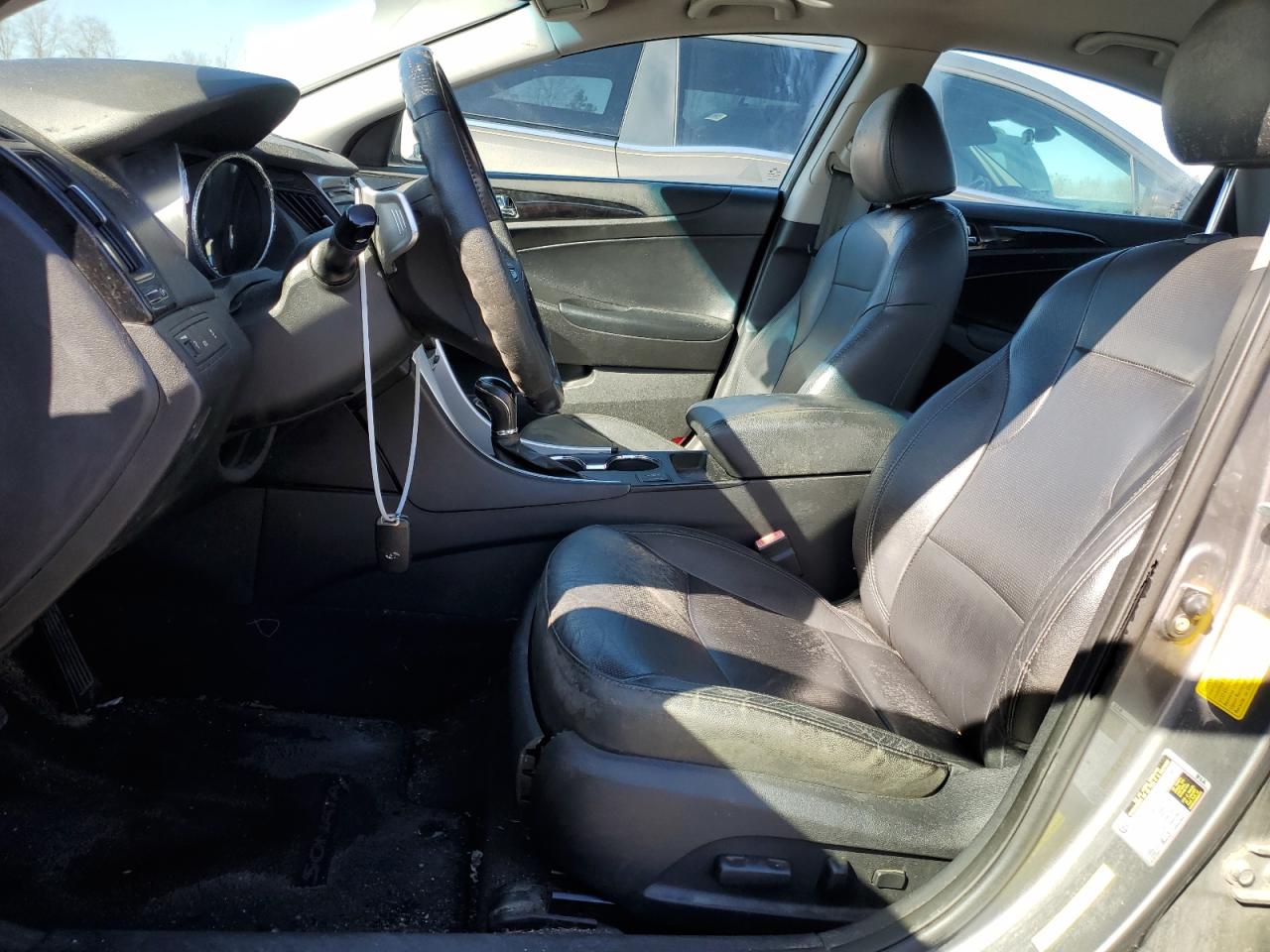 2011 Hyundai Sonata - Image 7