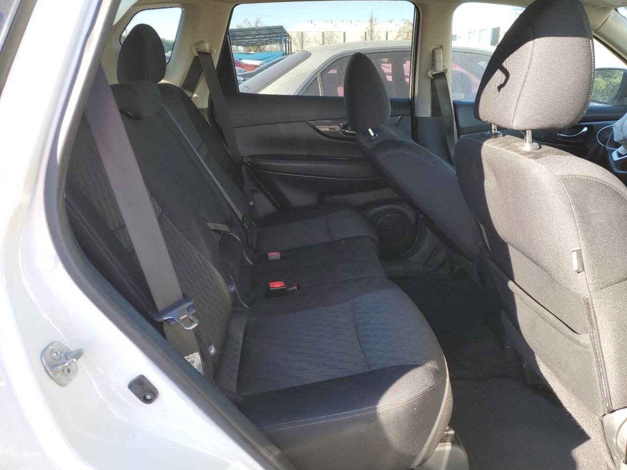 2017 Nissan Rogue - Image 11