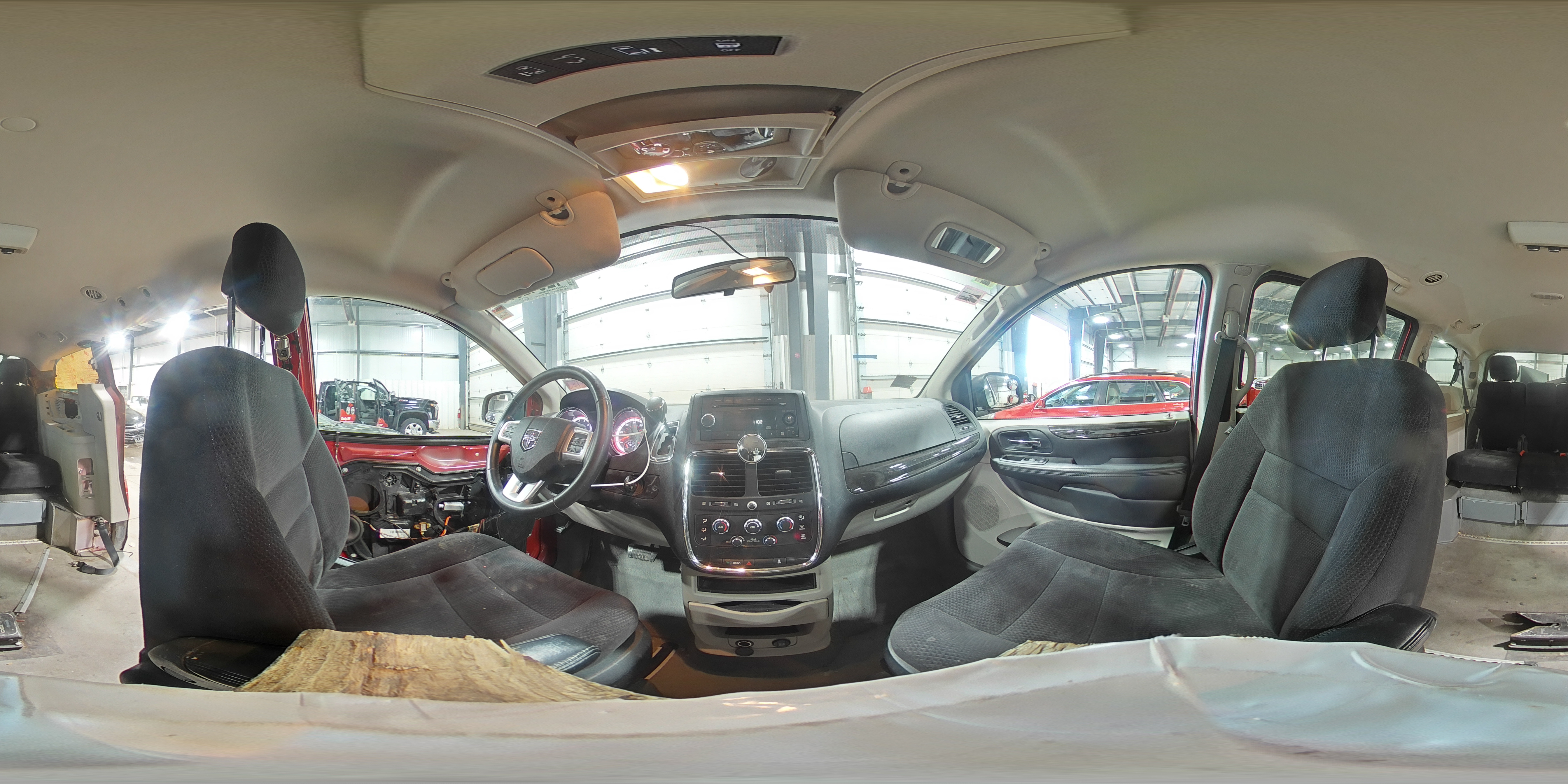 2014 Dodge Caravan - Image 16