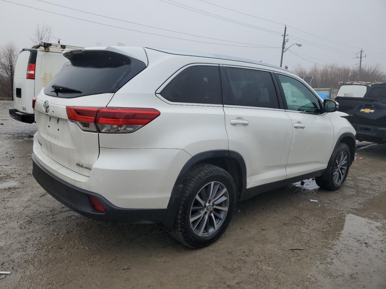 2019 Toyota Highlander - Image 3