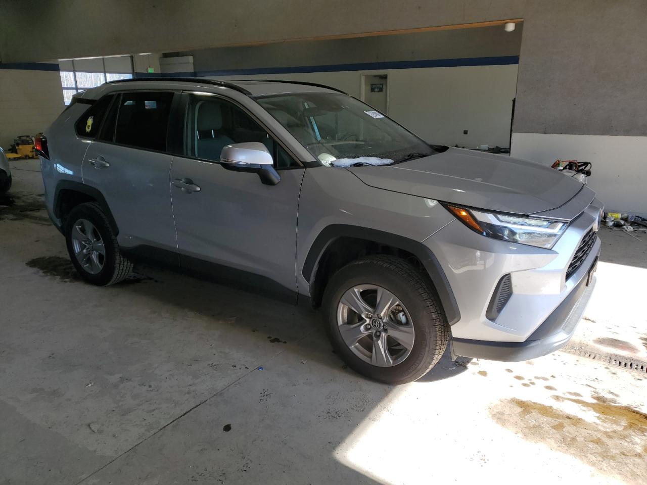 2022 Toyota RAV 4 - Image 4