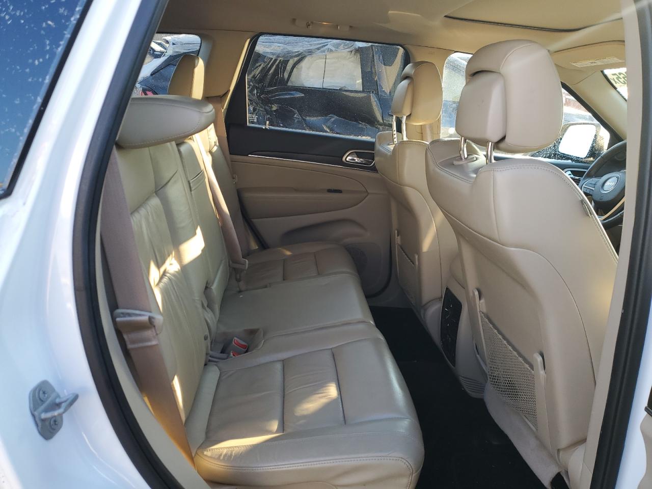2015 Jeep Grand Cherokee - Image 10