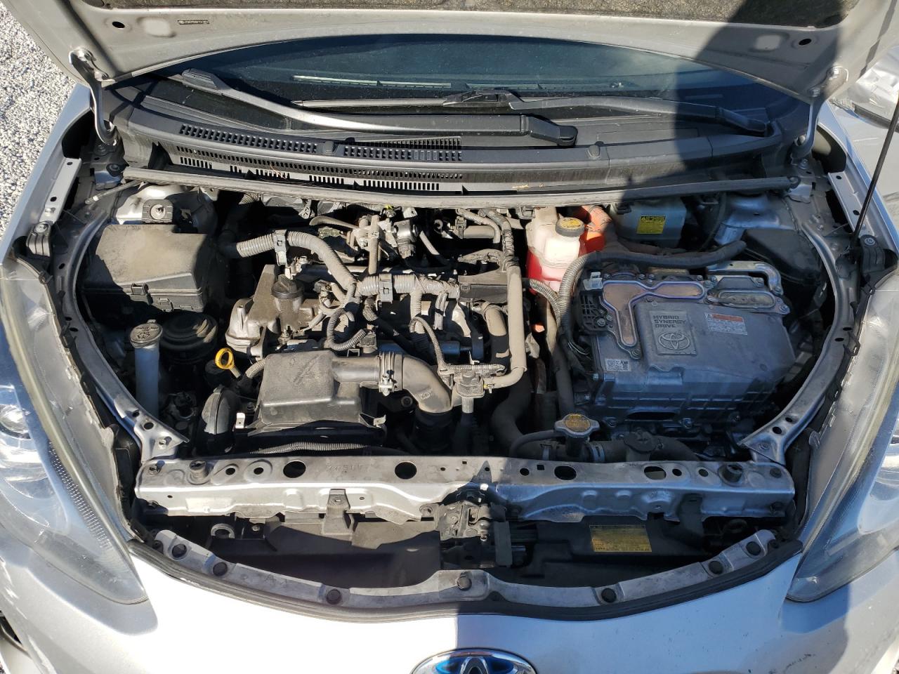 2015 Toyota Prius - Image 14