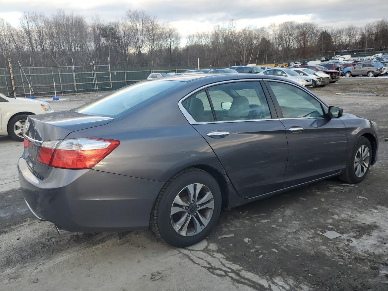 VIN 1HGCR2F33DA091993 2013 HONDA ACCORD no.3