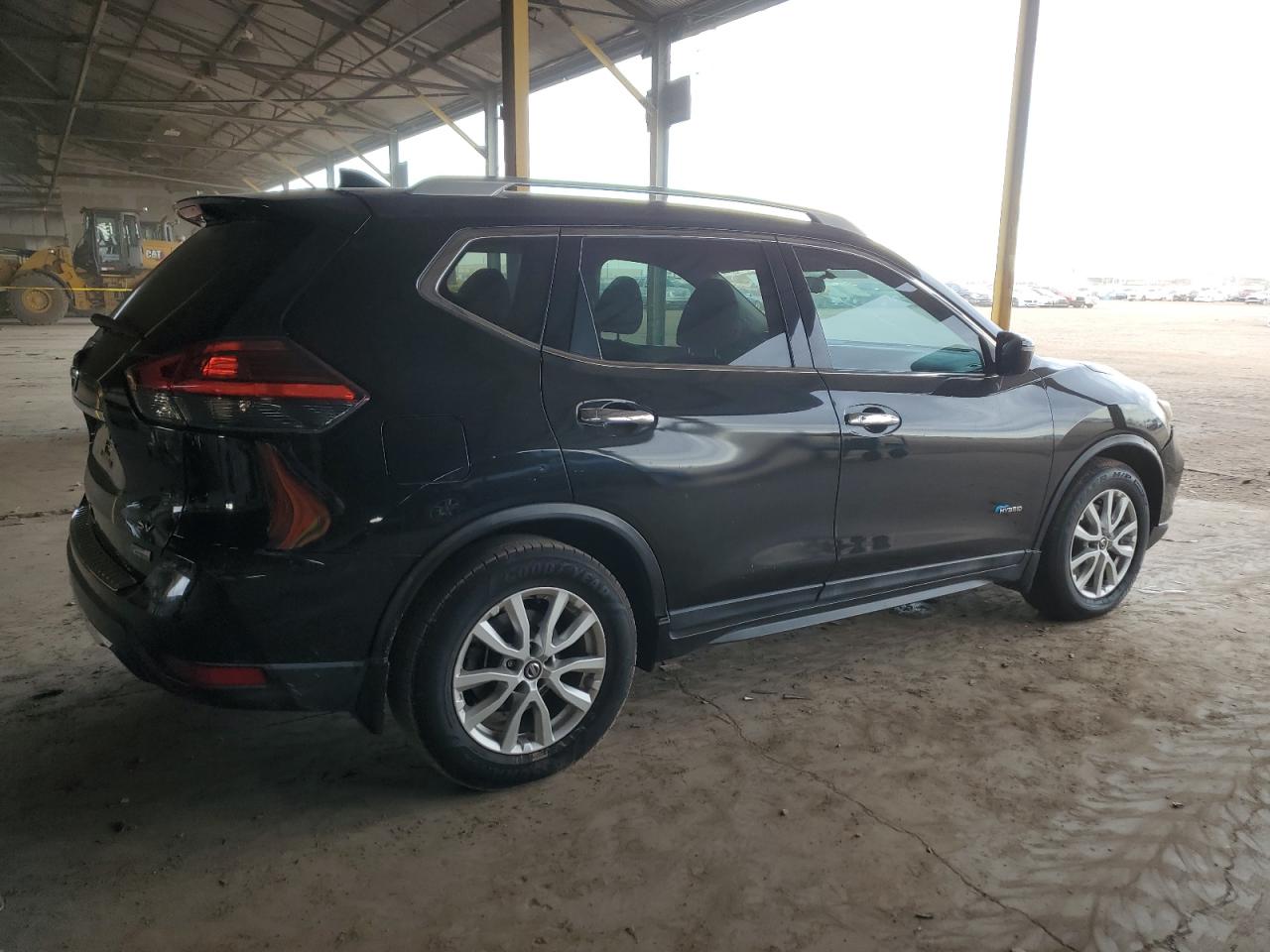 2017 Nissan Rogue - Image 3