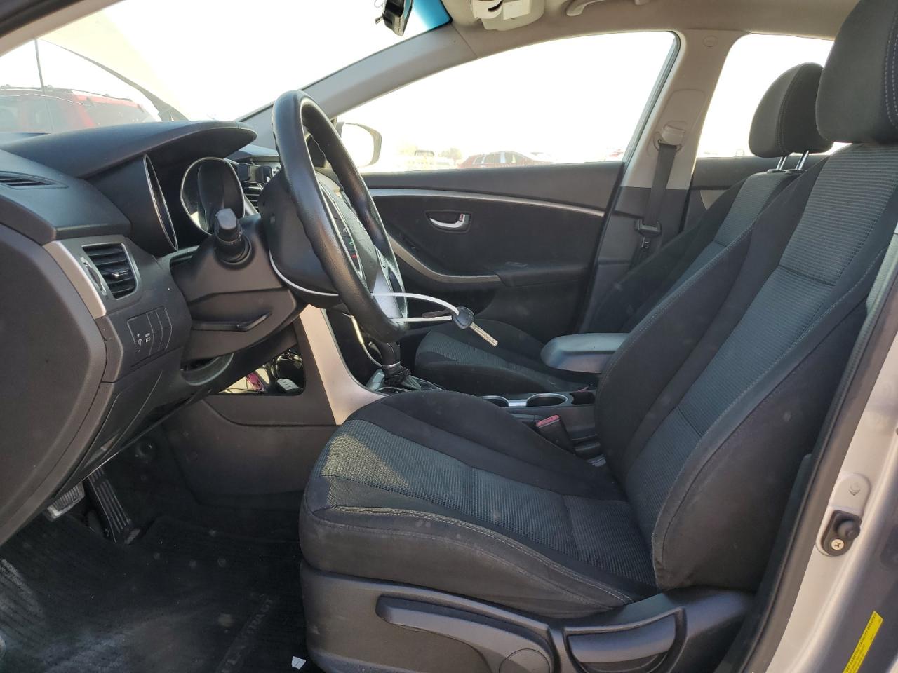 2013 Hyundai Elantra - Image 7