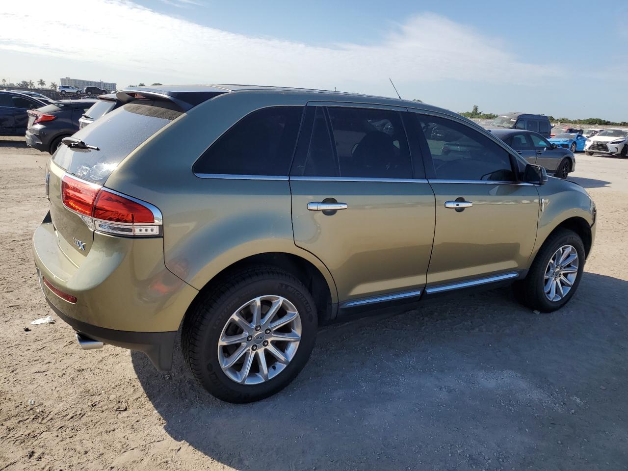 VIN 2LMDJ6JK0DBL20523 2013 LINCOLN MKX no.3