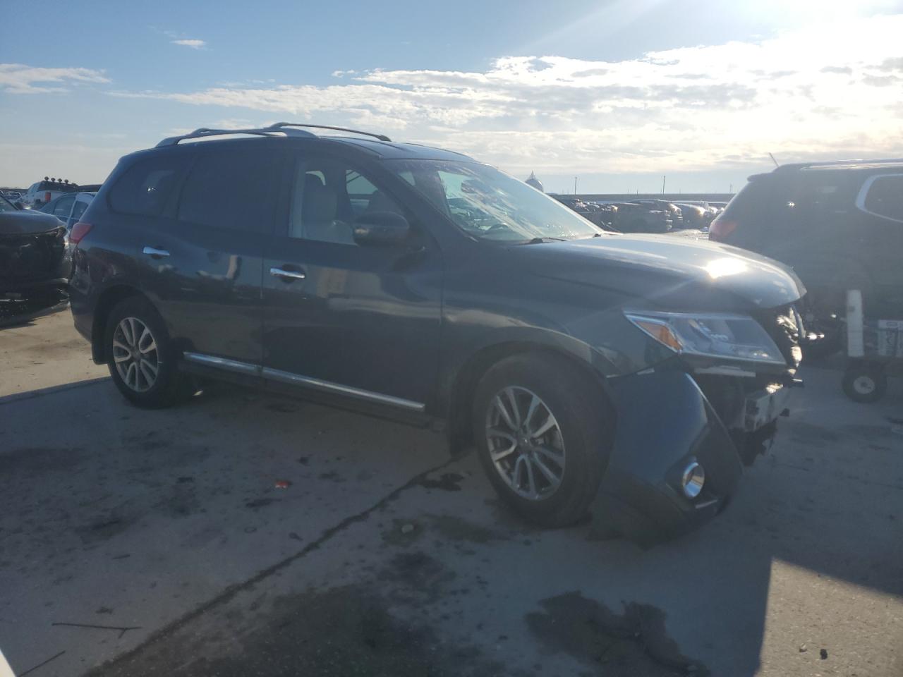 2016 Nissan Pathfinder - Image 4