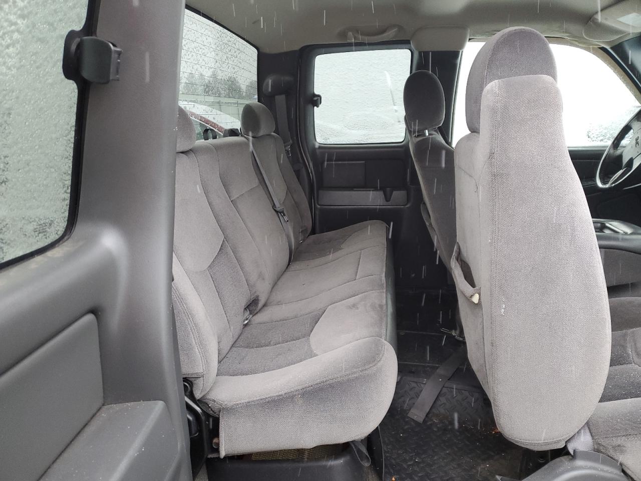 2006 GMC Sierra - Image 10