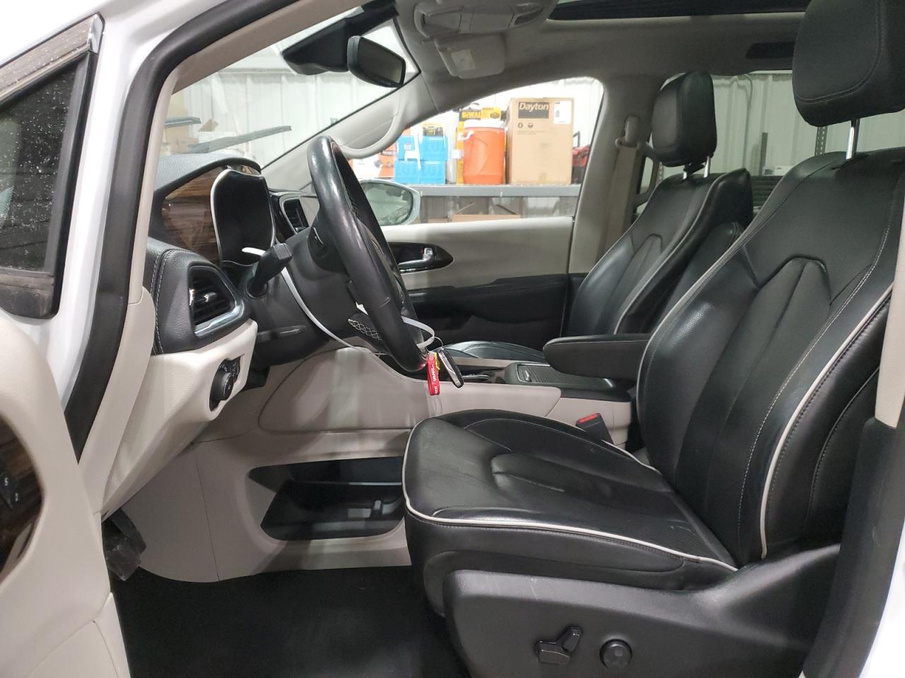 2022 Chrysler Pacifica - Image 7