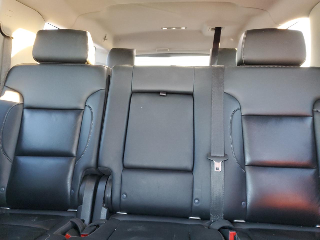 2020 Chevrolet Suburban - Image 10