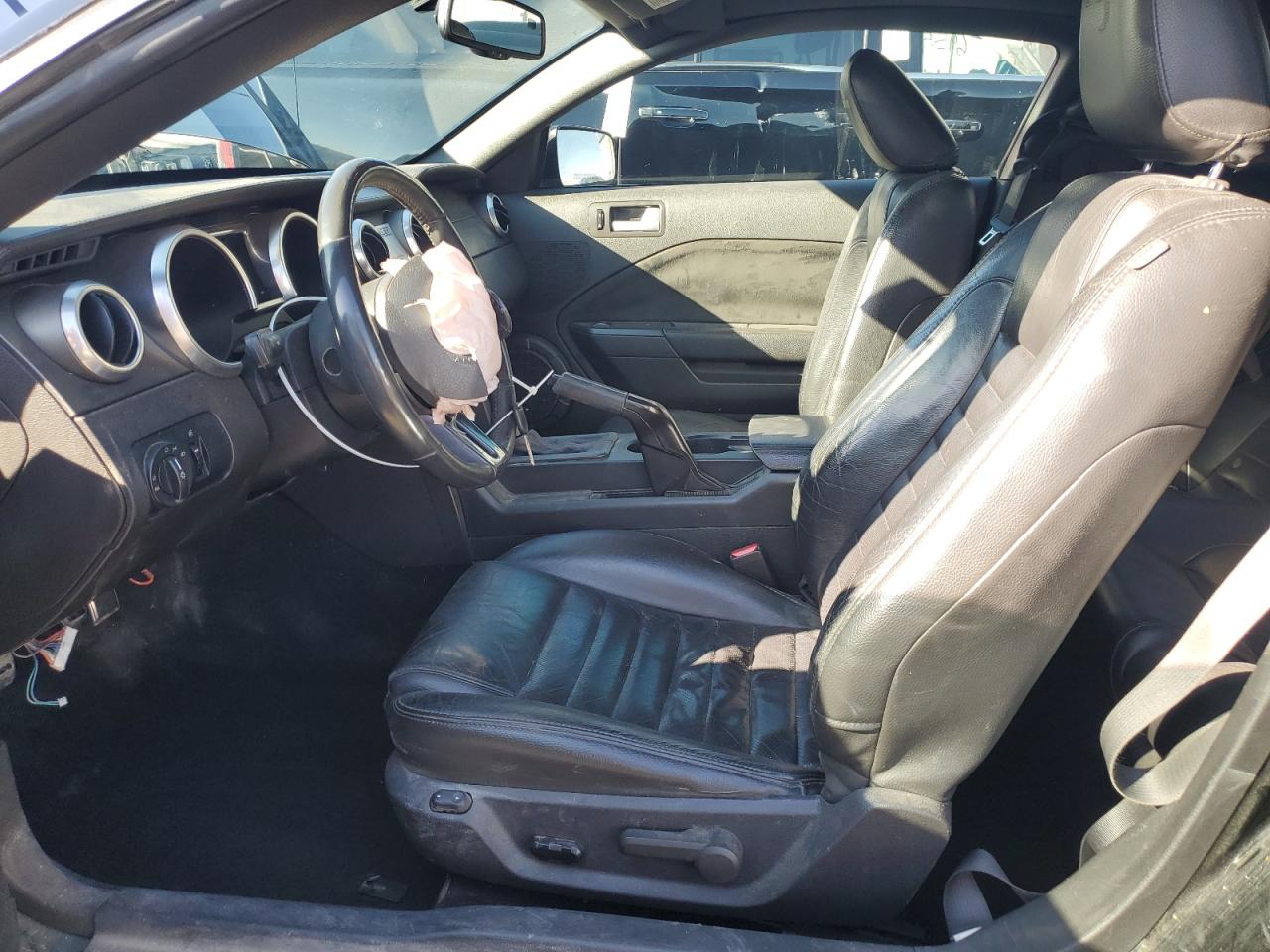 2008 Ford Mustang - Image 7