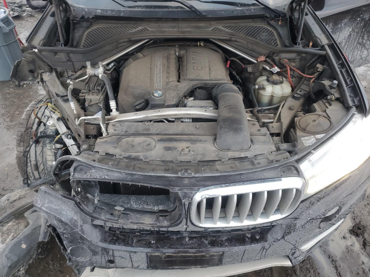 5UXKR2C35H0U24090 BMW X5 2017. Фото: 12