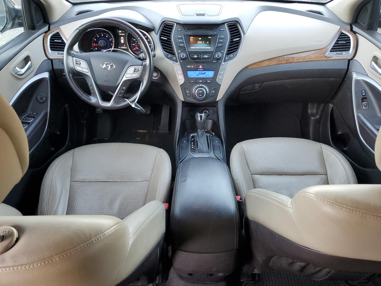 2014 Hyundai Santa Fe - Image 8