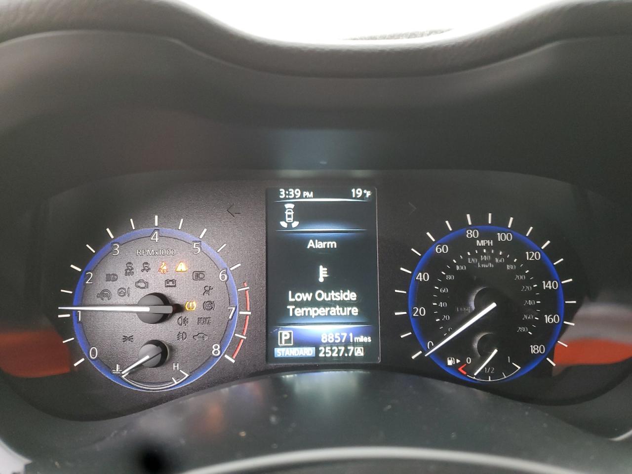 2015 Infiniti Q50 - Image 9