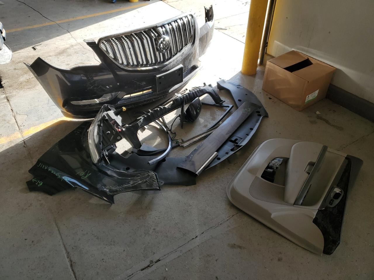 2014 Buick Enclave - Image 13