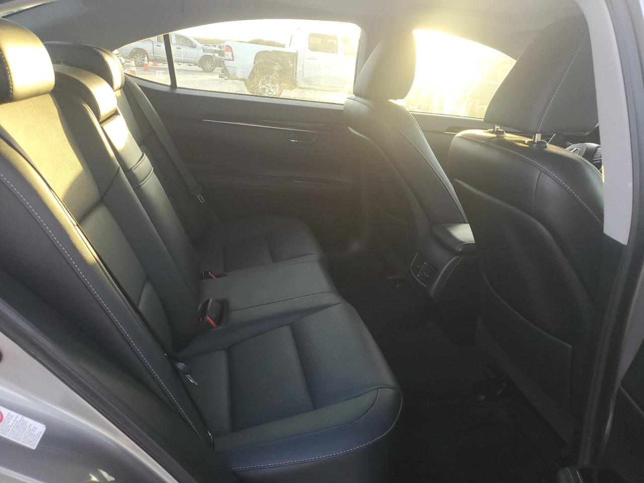 2018 Lexus ES - Image 10