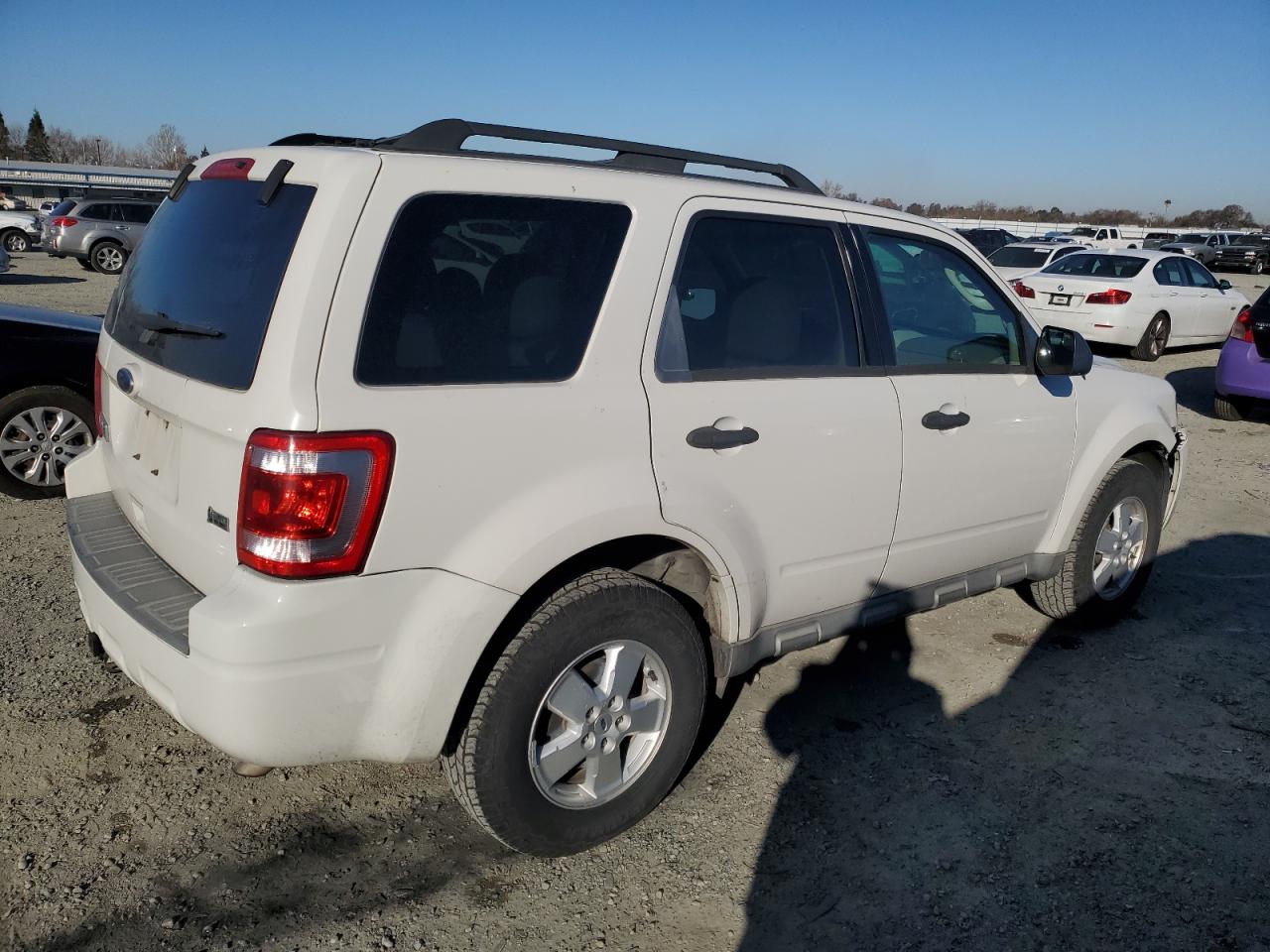 2010 Ford Escape - Image 3