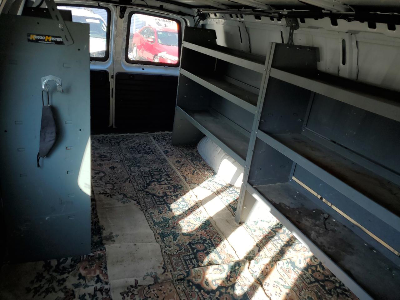 2017 GMC Savana - Image 11