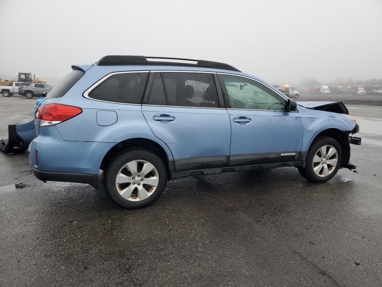 2010 Subaru Outback - Image 3