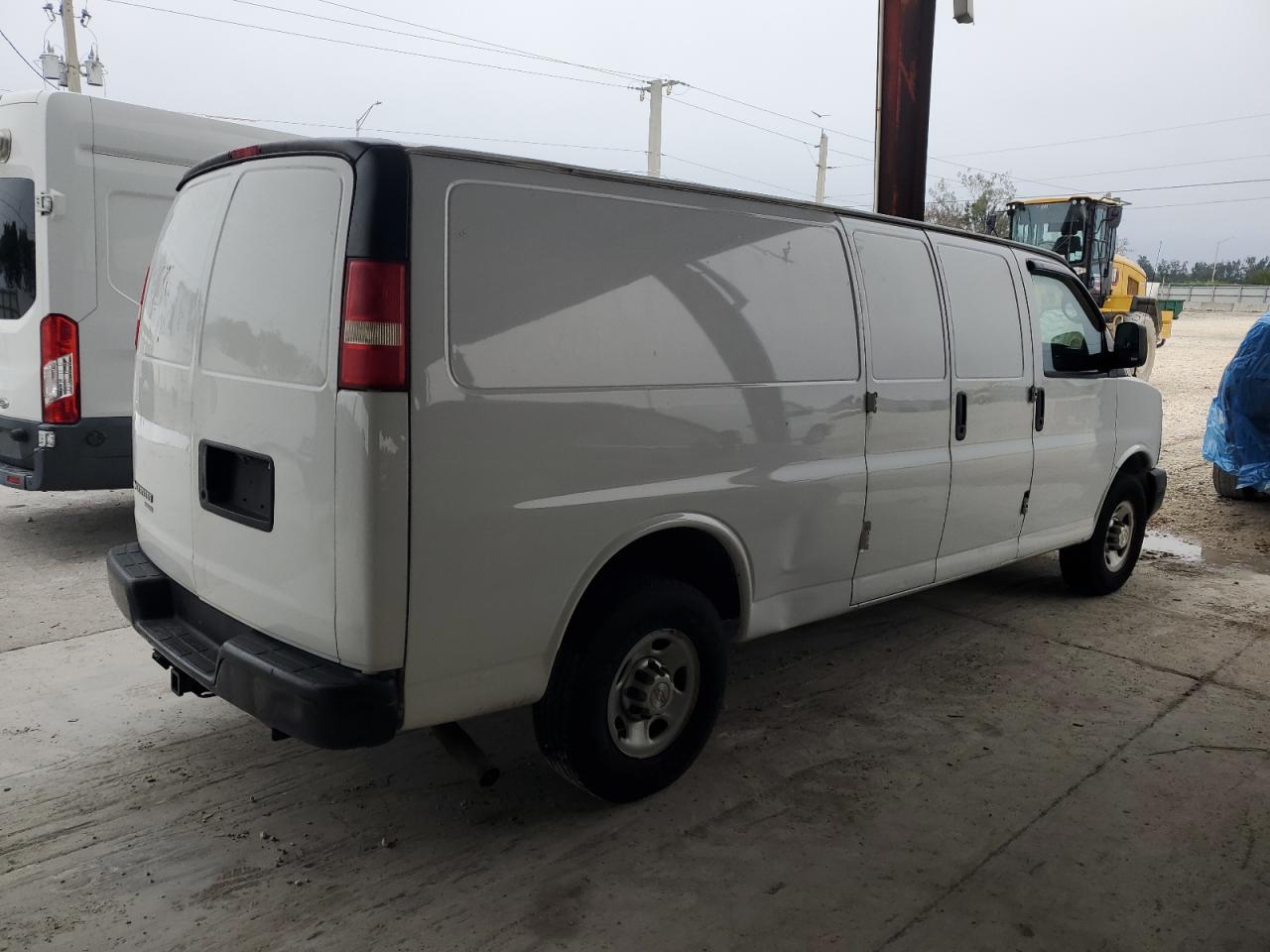 2013 Chevrolet Express - Image 3