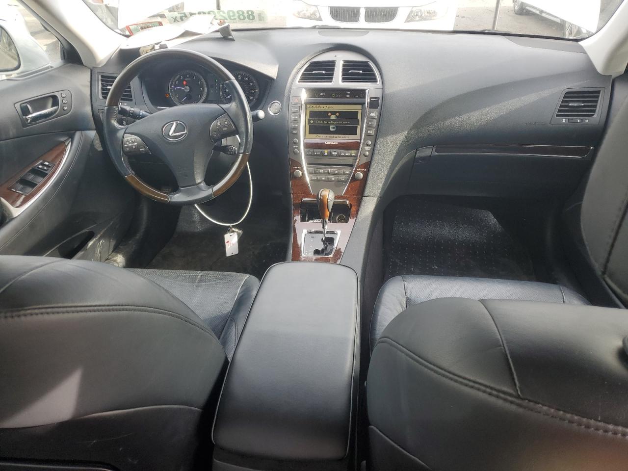 2010 Lexus ES - Image 8