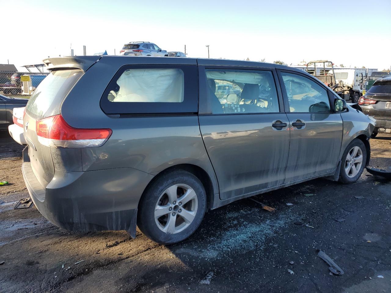 2012 Toyota Sienna - Image 3