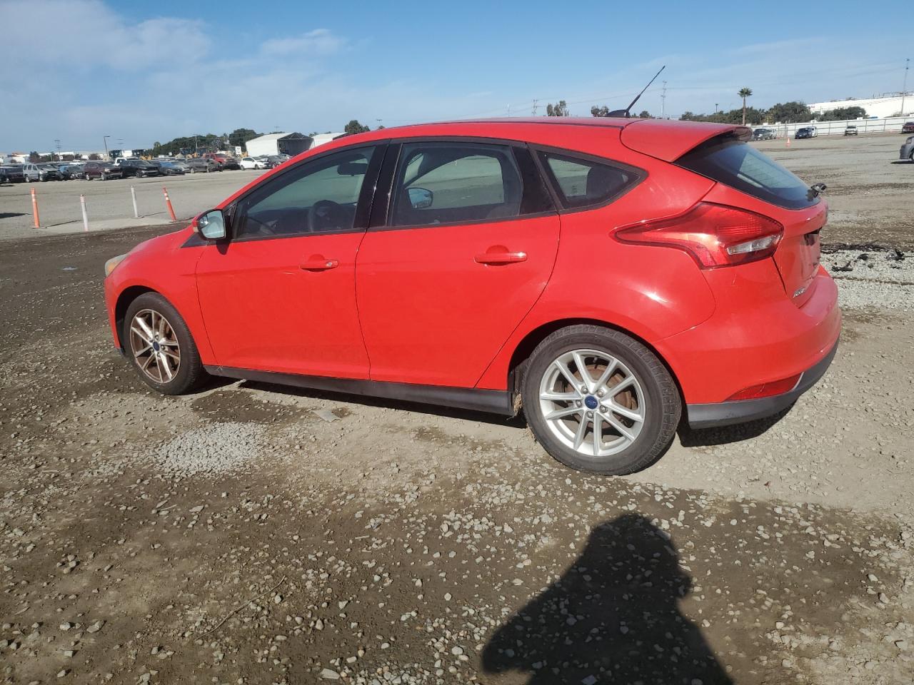 VIN 1FADP3K25FL288740 2015 FORD FOCUS no.2