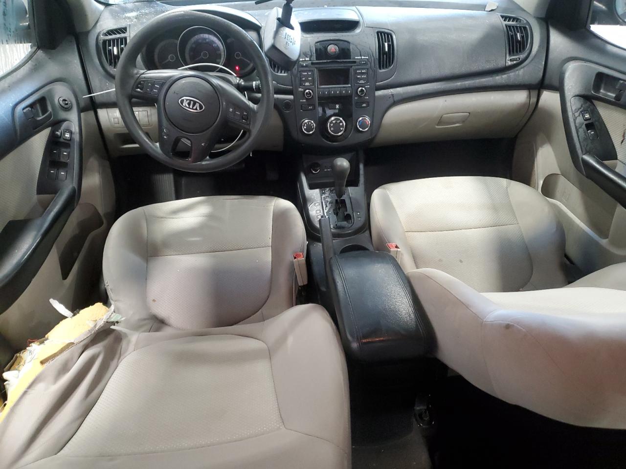 2010 Kia Forte - Image 8