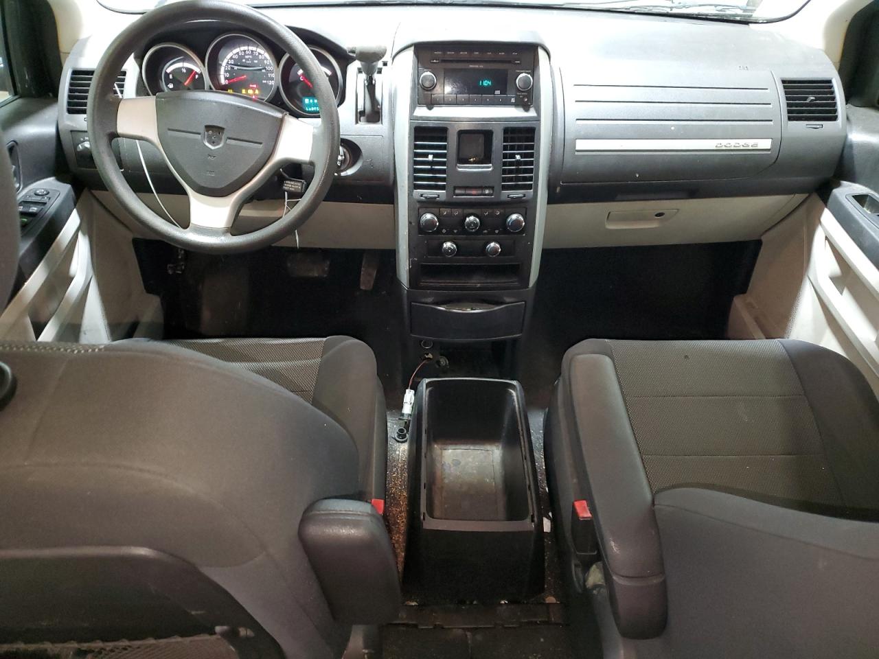 2009 Dodge Caravan - Image 8