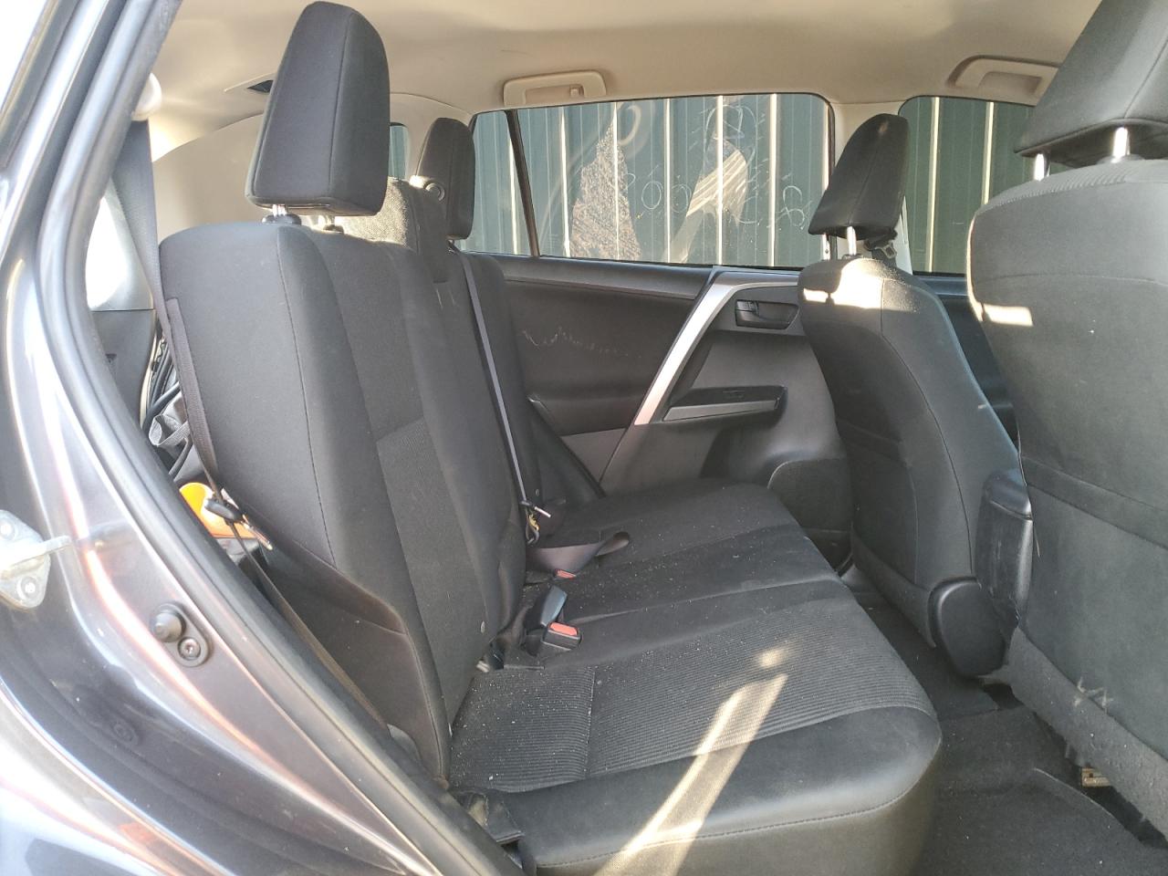 2016 Toyota RAV 4 - Image 11