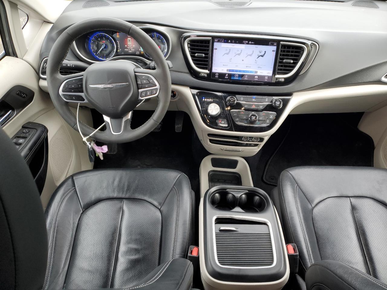 2022 Chrysler Pacifica - Image 8