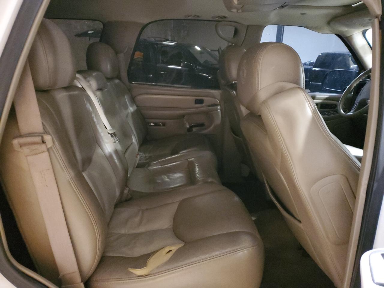 2005 GMC Yukon - Image 11