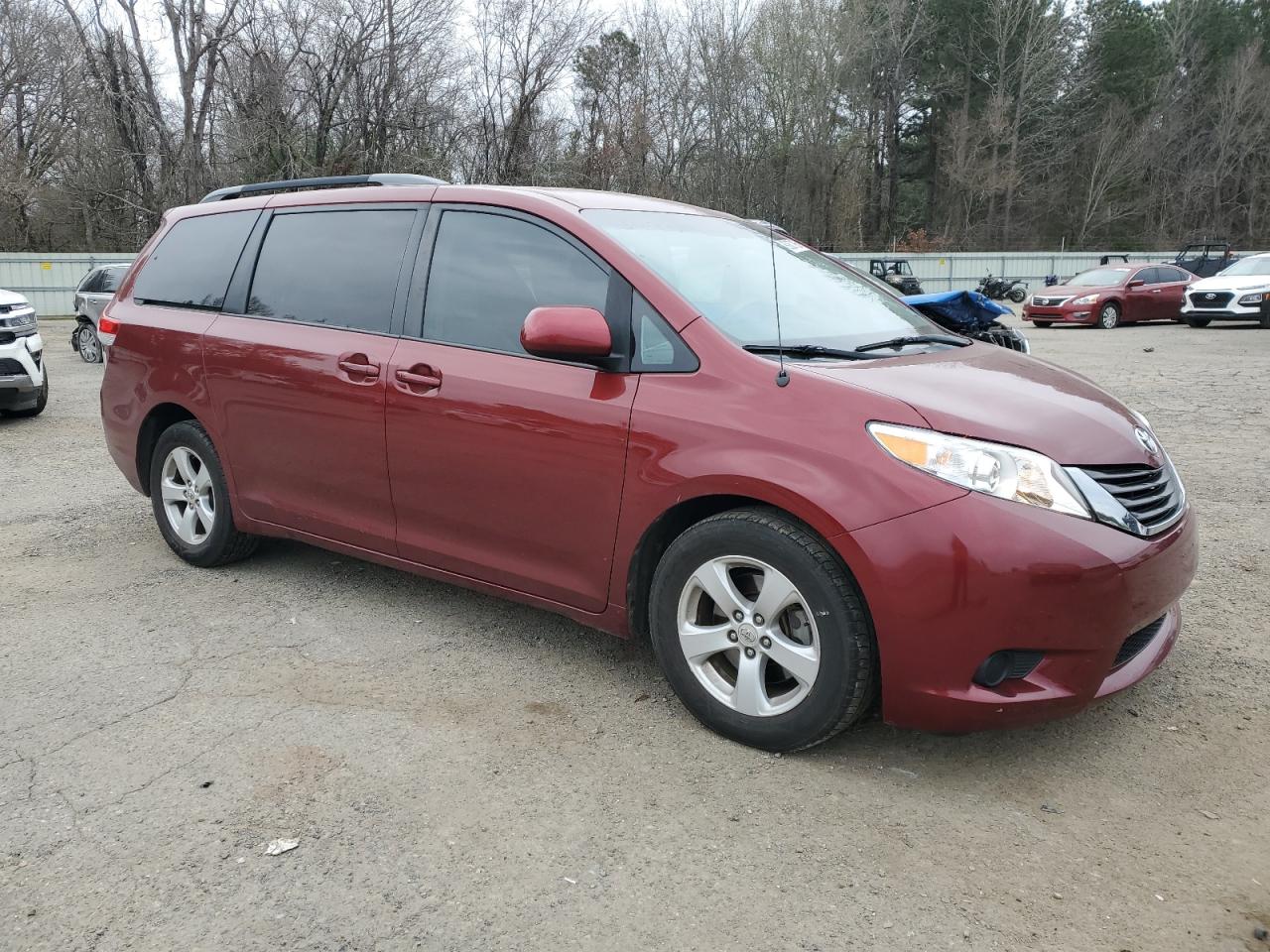 2011 Toyota Sienna - Image 4