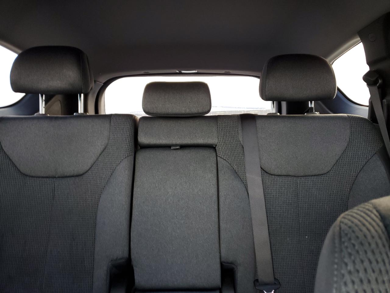 2020 Hyundai Santa Fe - Image 10