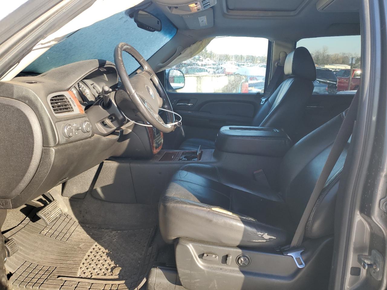 2008 Chevrolet Suburban - Image 7