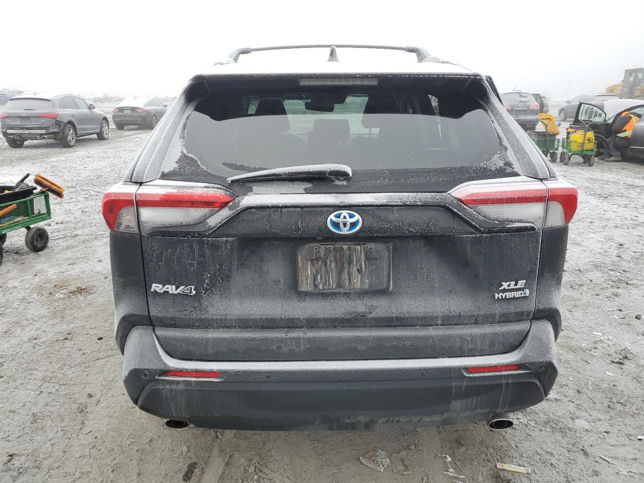 2021 Toyota RAV 4 - Image 6