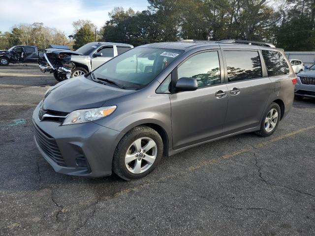 2018 Toyota Sienna Le