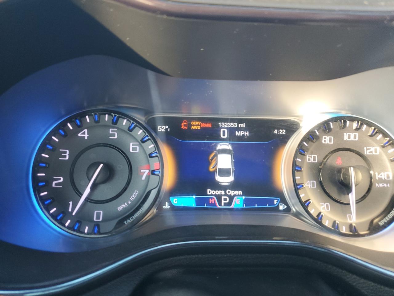 2016 Chrysler 200 - Image 9