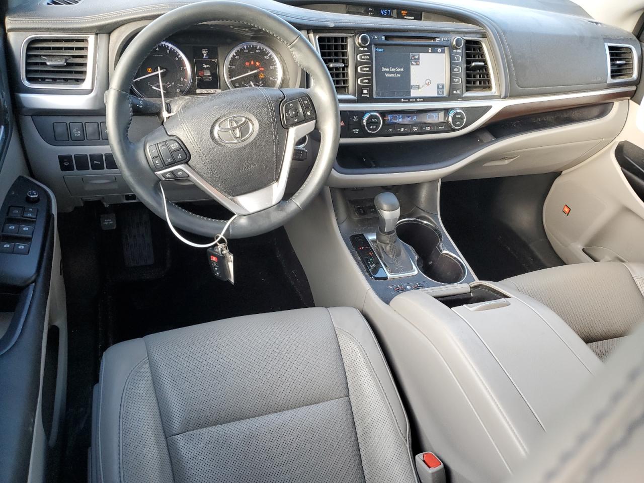 2016 Toyota Highlander - Image 8