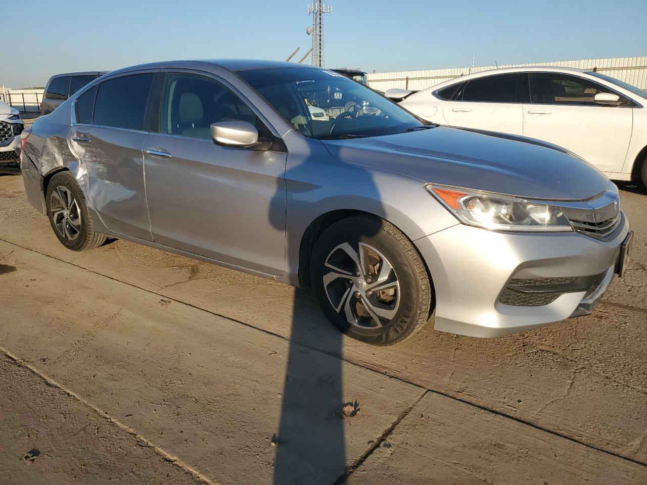 VIN 1HGCR2F38GA025847 2016 HONDA ACCORD no.4